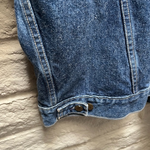 (W1) Women’s Authentic Levi Jacket with Embellishments - Picture 8 of 9